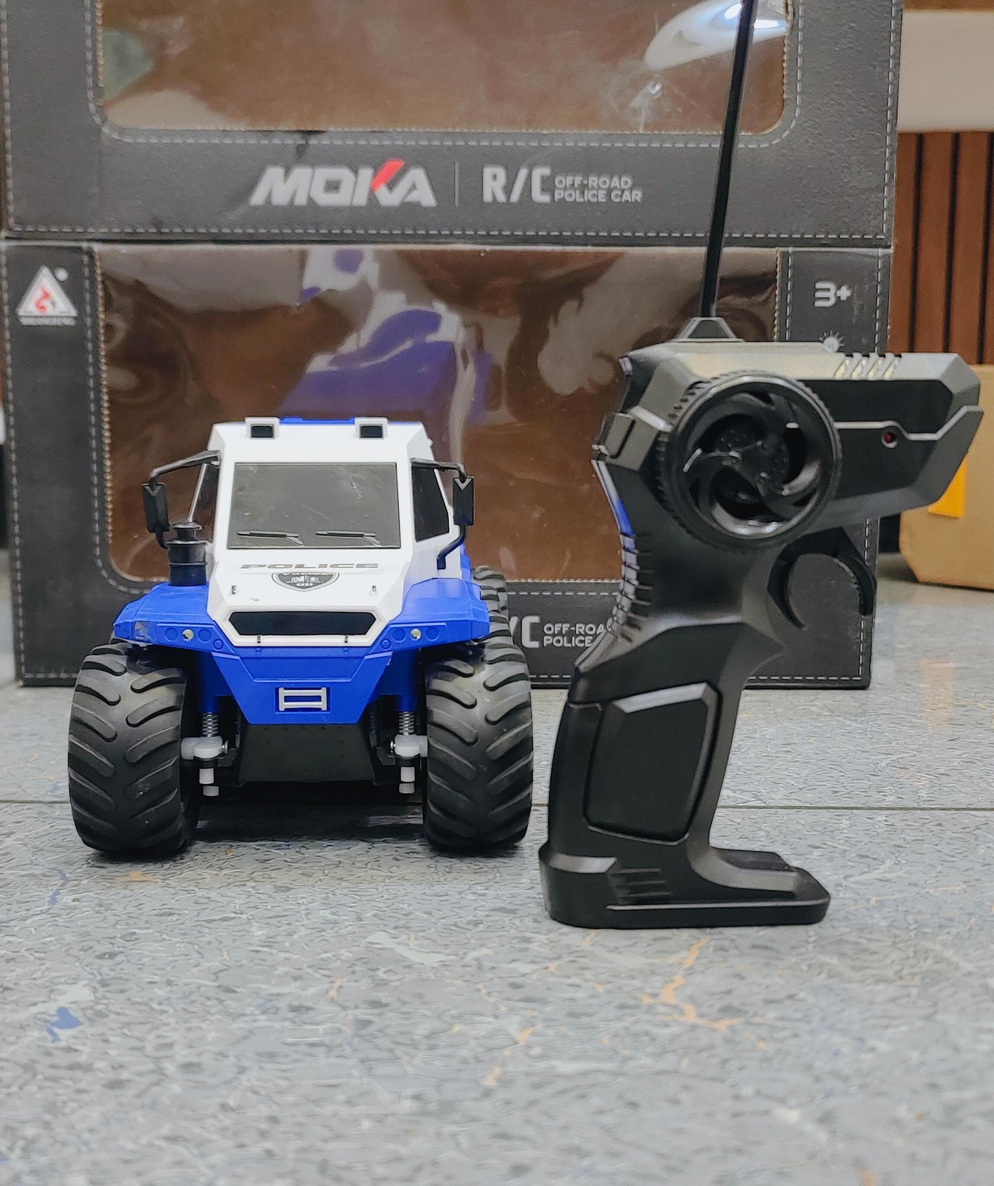 Remote Control Police Moka 4x4 Stunt Car, 40MHz, 1:16 Scale